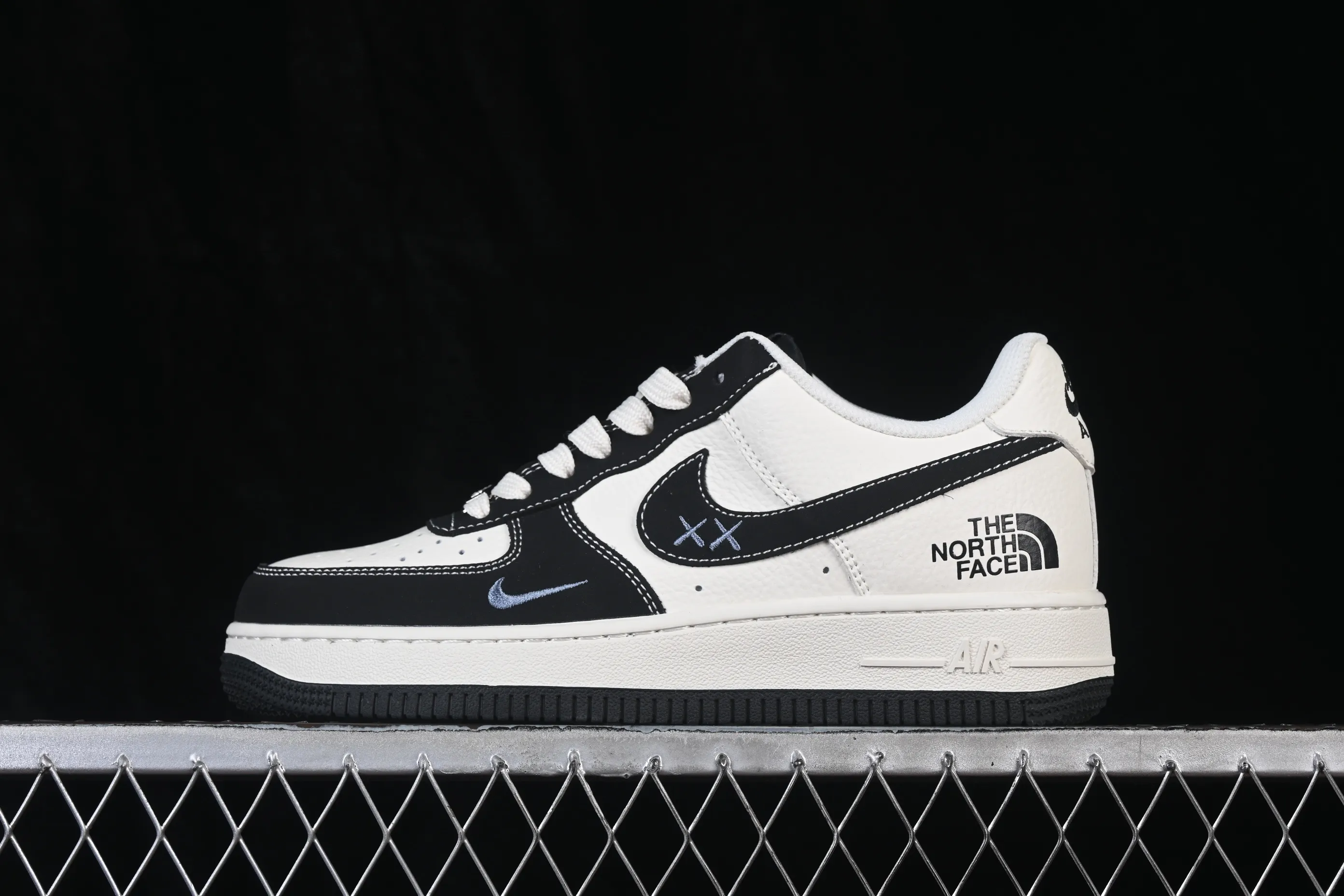 All Categories Nk Air Force 1 Air Force Series Nk Air Force 1 Low Air Force Low Nike Air Force 1'07 Low Minimalist Contrast Color Air Force One Low Casual Shoes MM3399-821